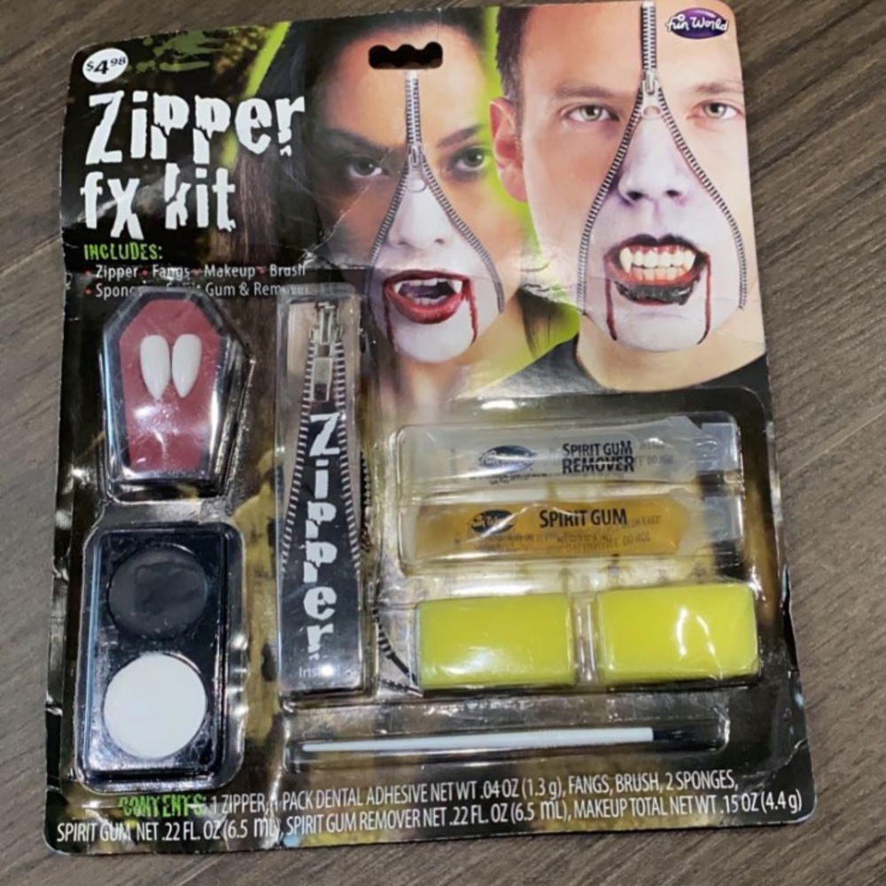 Fun World Zipper FX Vampire Halloween Costume Makeup Kit